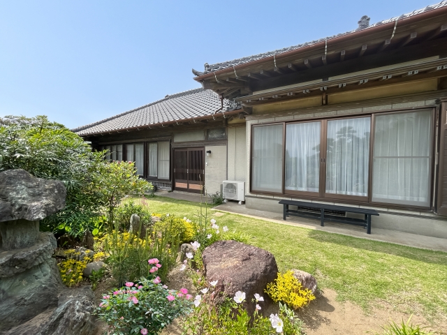 空いた敷地に部屋を増やす