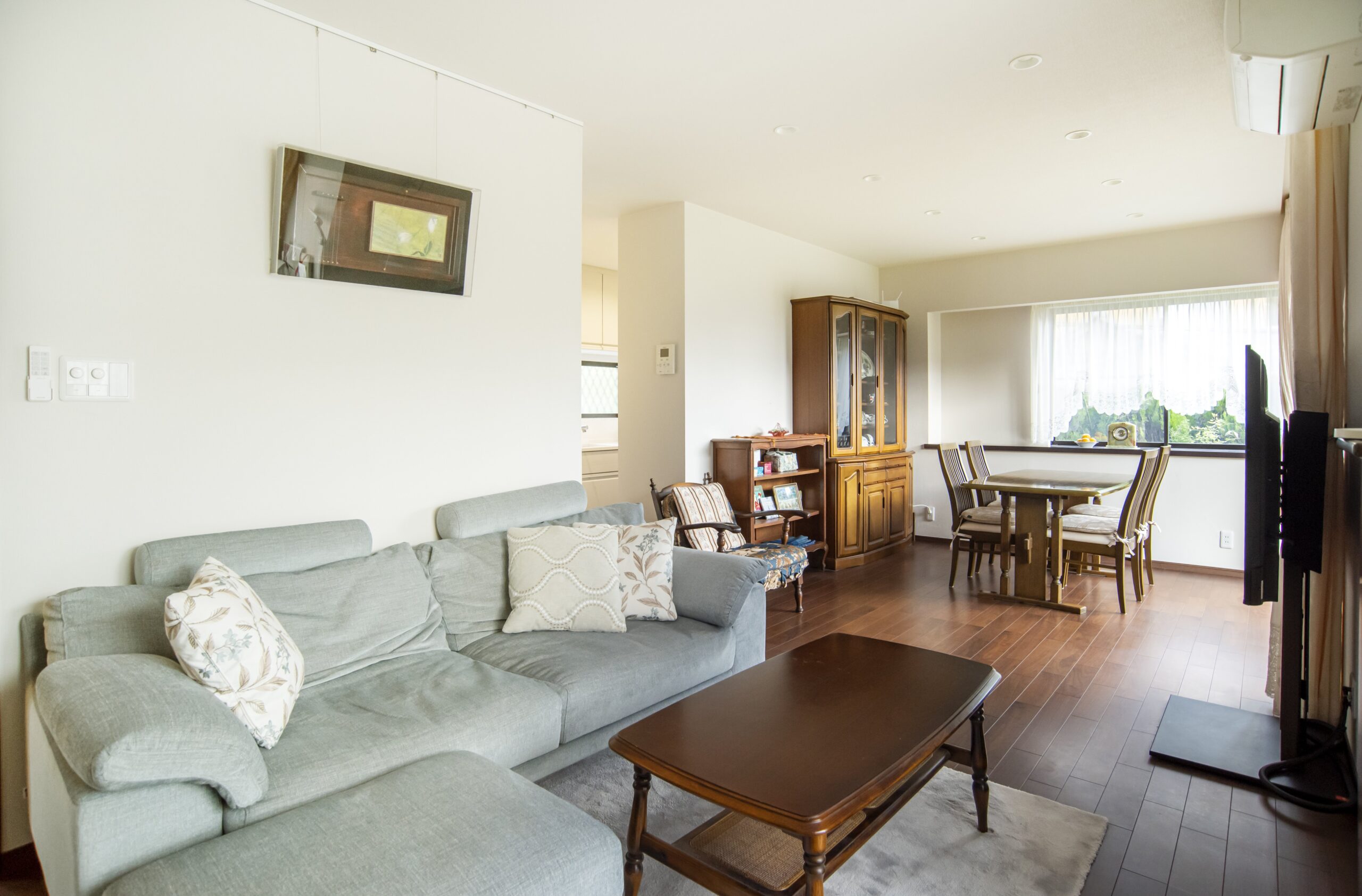 既存の建具や家具を残し、思い出の詰まった家の暮らしやすさを向上